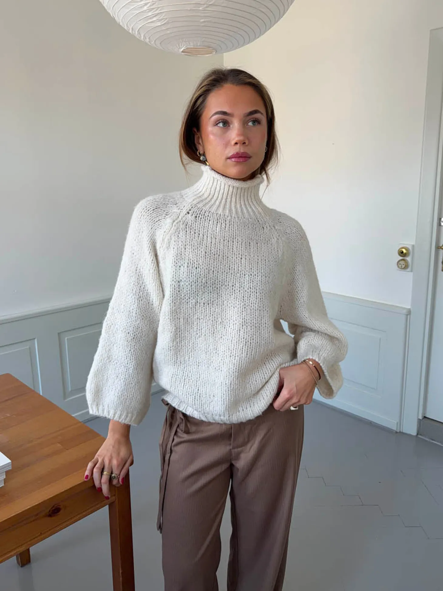 Aire striktrøje med turtleneck - Off white