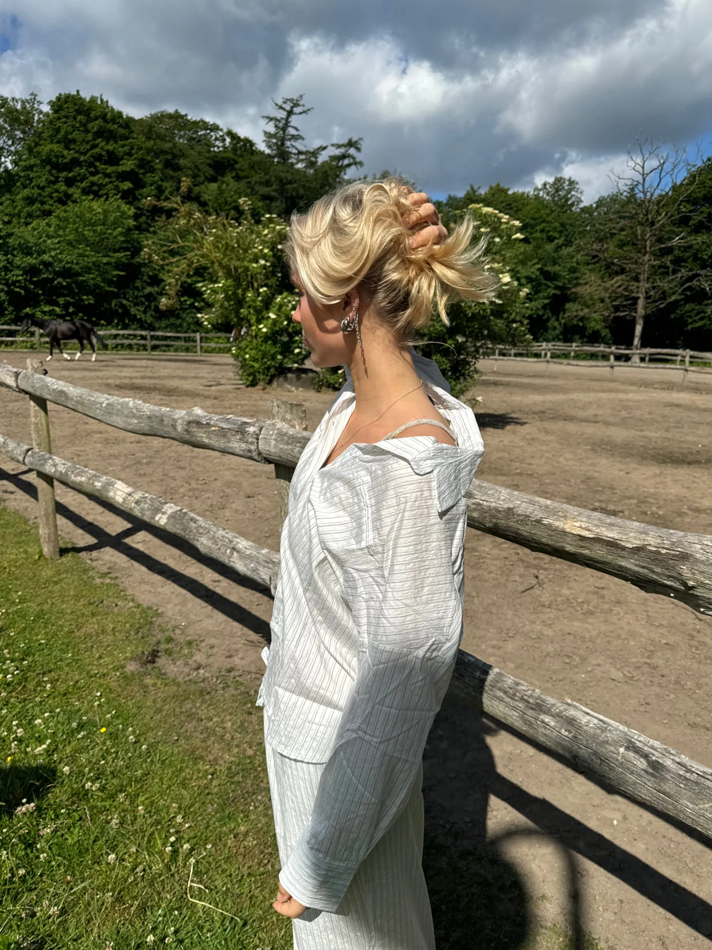 Alina skjorte med striber - Hvid/sort