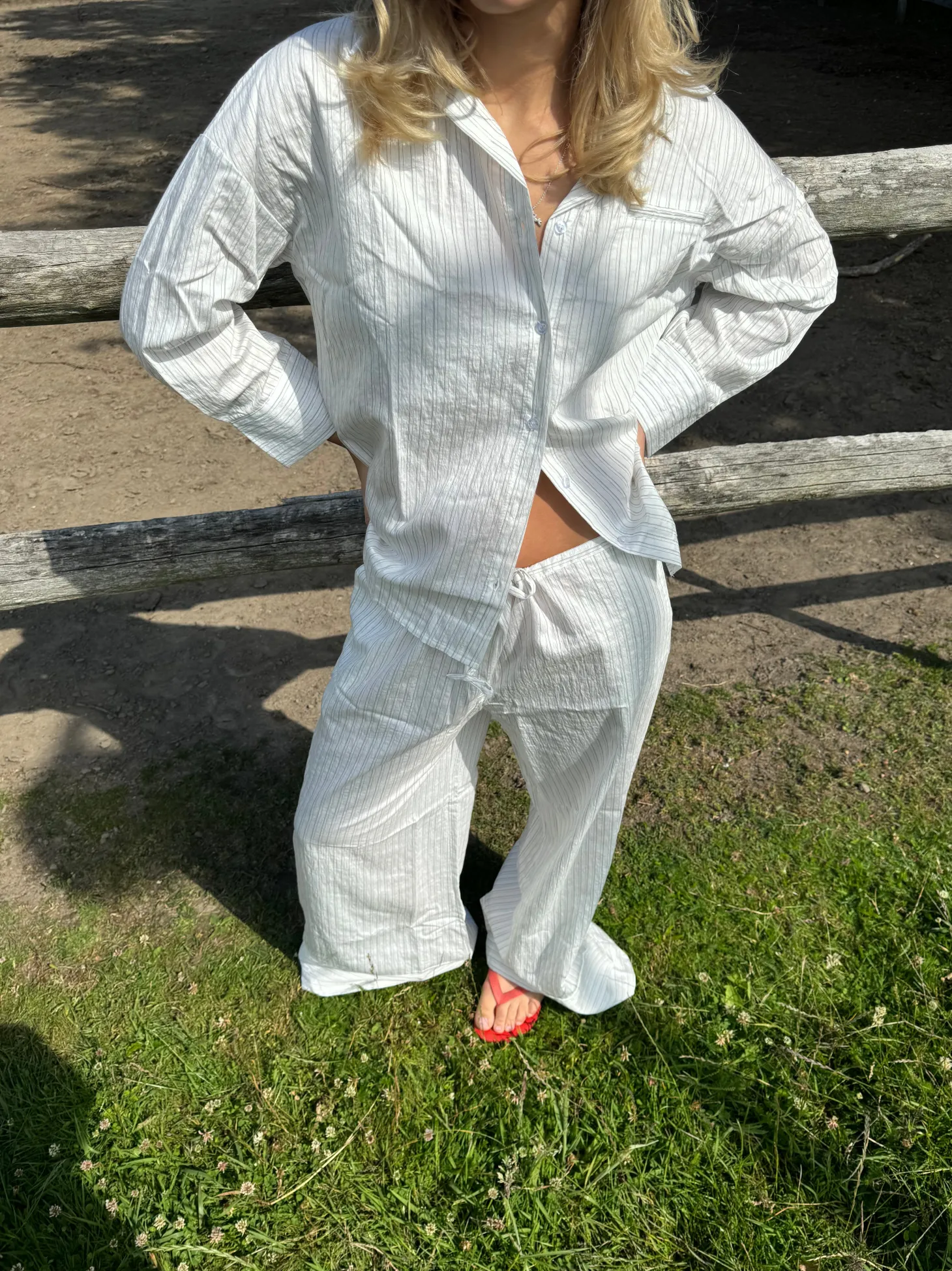 Alina skjorte med striber - Hvid/sort