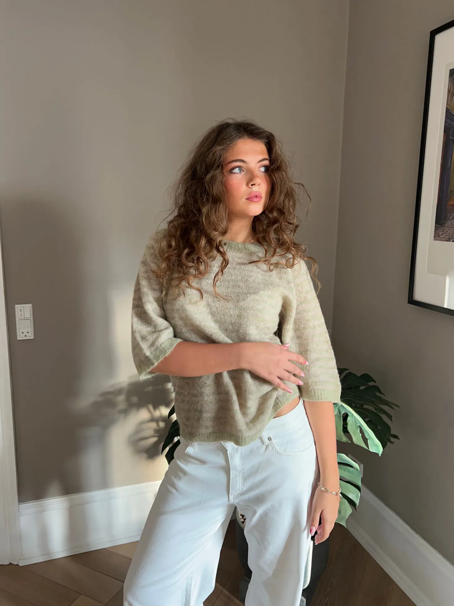 Almina strikket t-shirt med striber - Grøn/beige