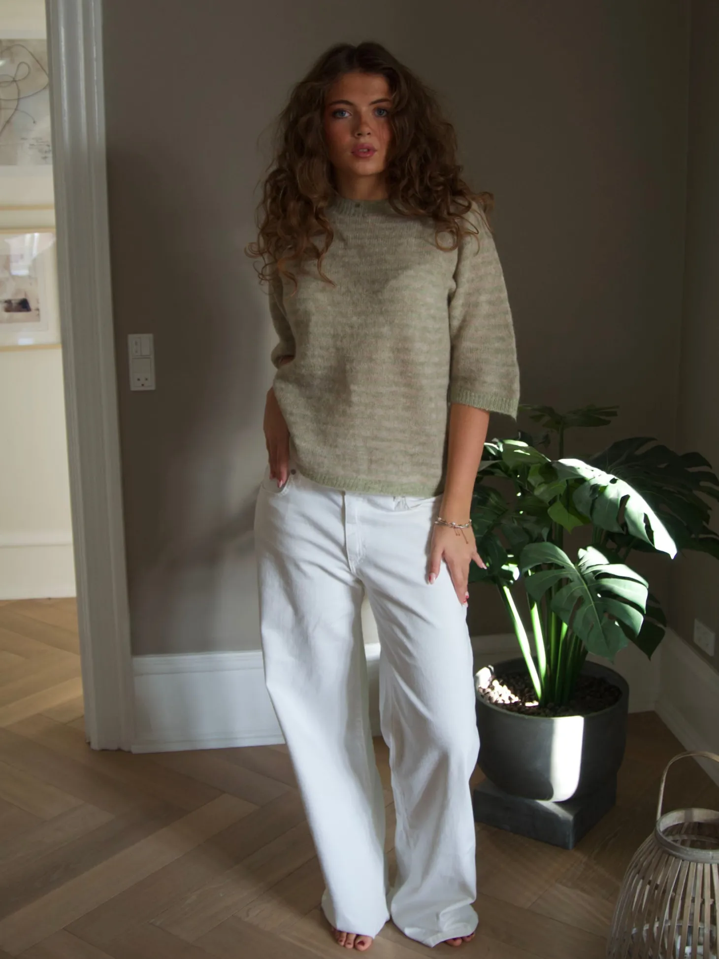 Almina strikket t-shirt med striber - Grøn/beige