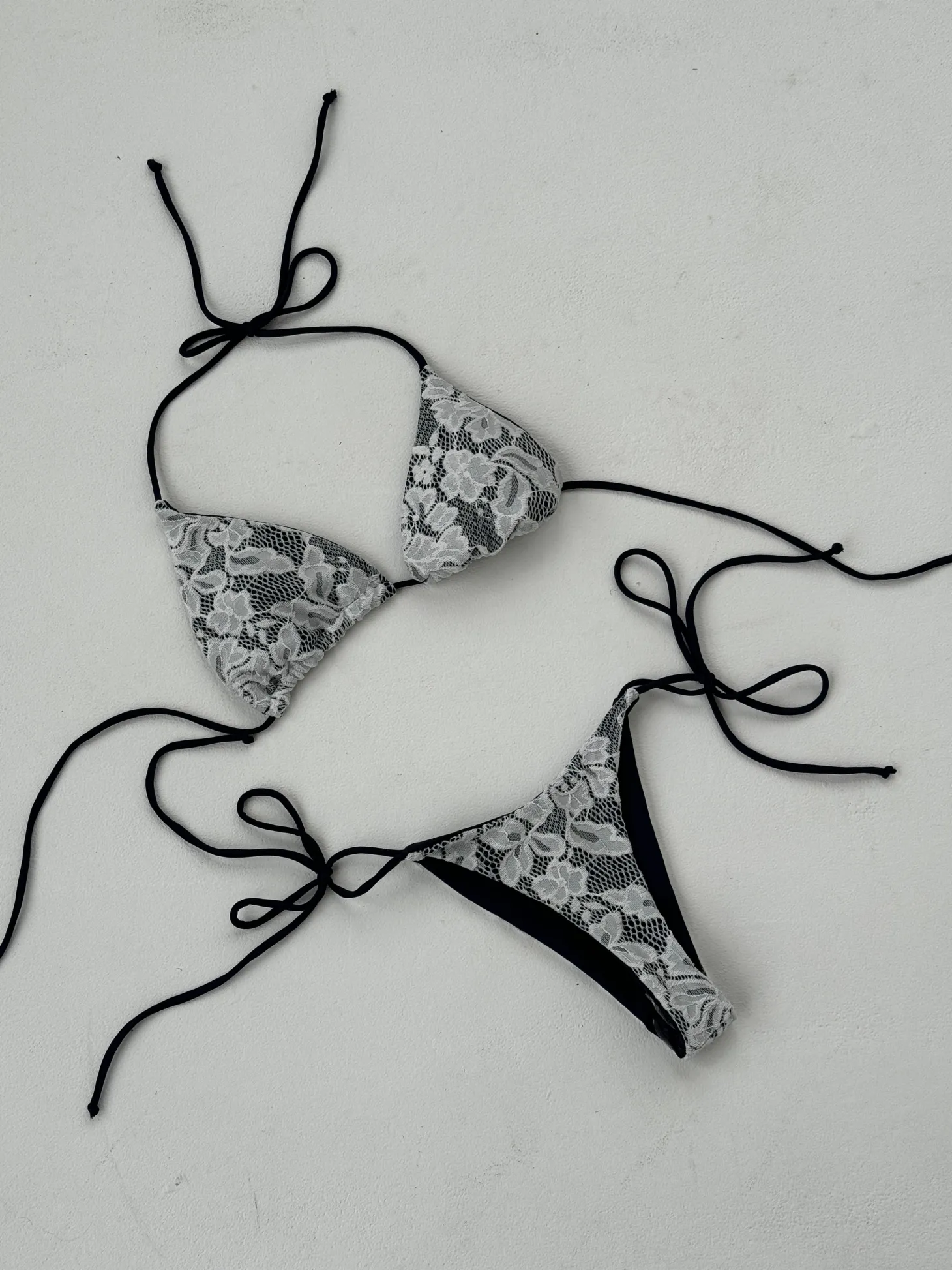 Amara blonde bikini - Navy/hvid