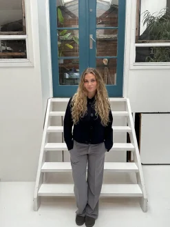 Anna Olympia lavtaljede suitbukser - Grå