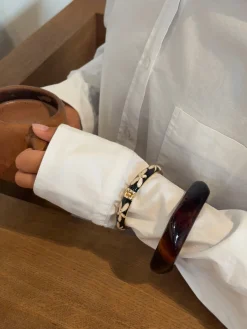Arna armbånd med blomster - Sort/guld