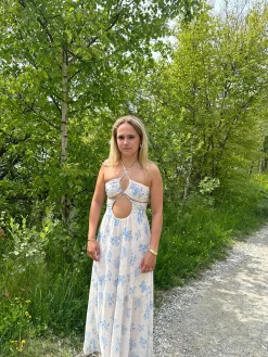 Asti kjole med lyseblå blomster - Beige