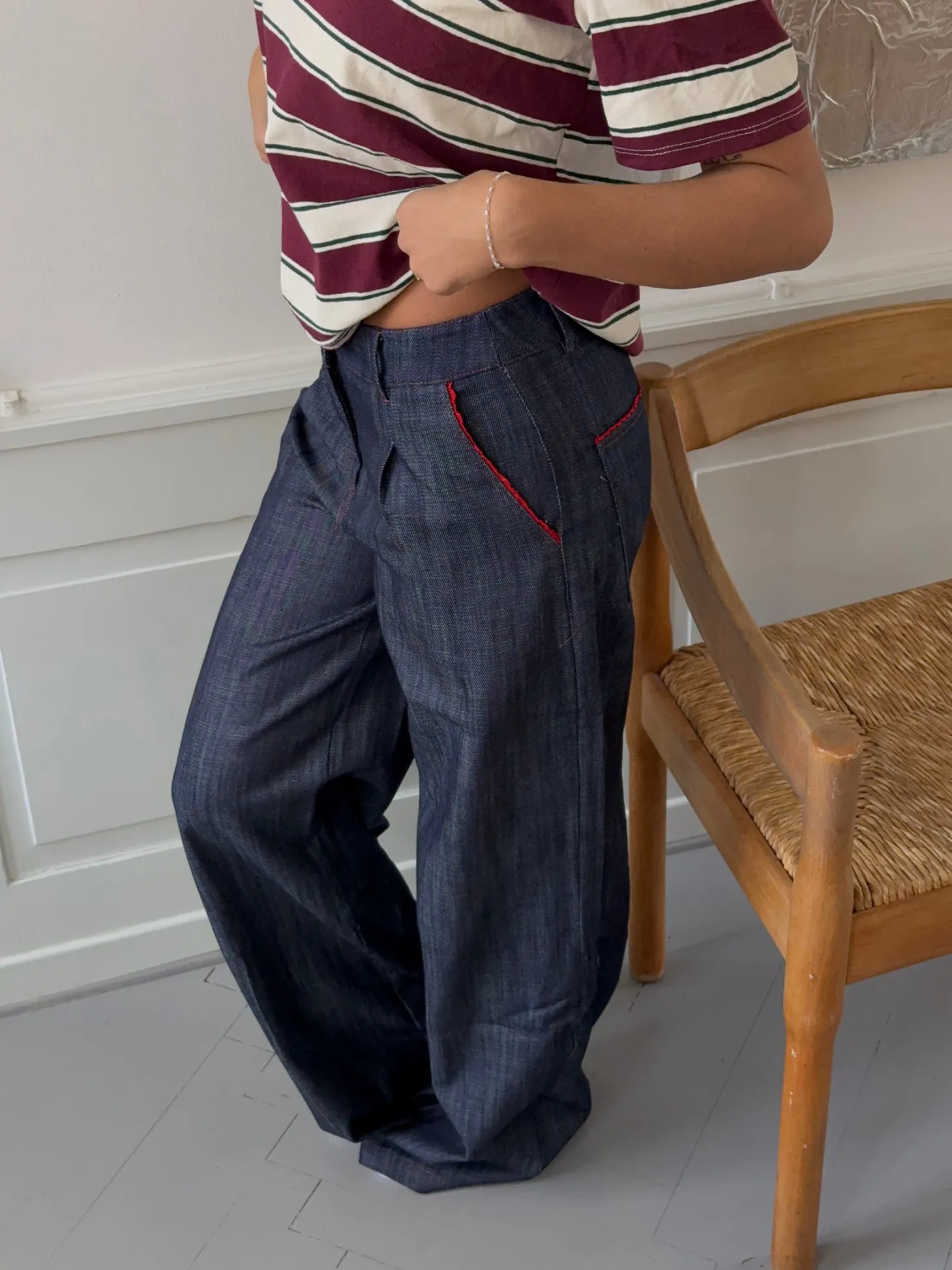 Astrid jeans med detaljer - Navy/rød