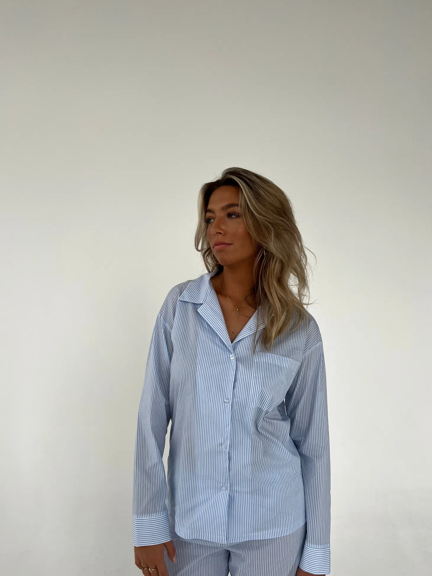 Avana pyjamasskjorte med striber - Blå/hvid