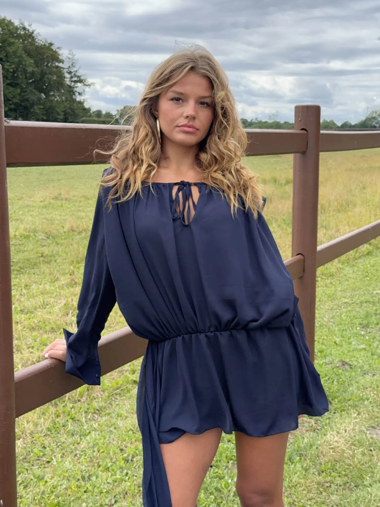 Aveline off shoulder-kjole - Navy