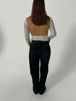 Babette pallietbluse med åben ryg - Sølv