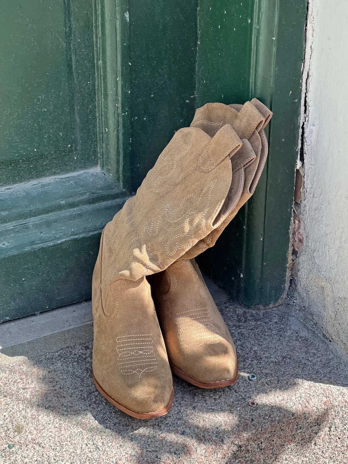 Bassau Cowboystøvler i beige imiteret ruskind