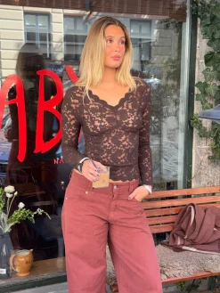 Bodil langærmet bluse med blonder - Brun
