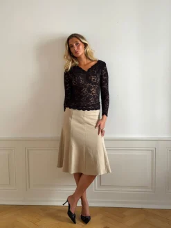 Bodil langærmet bluse med blonder - Sort