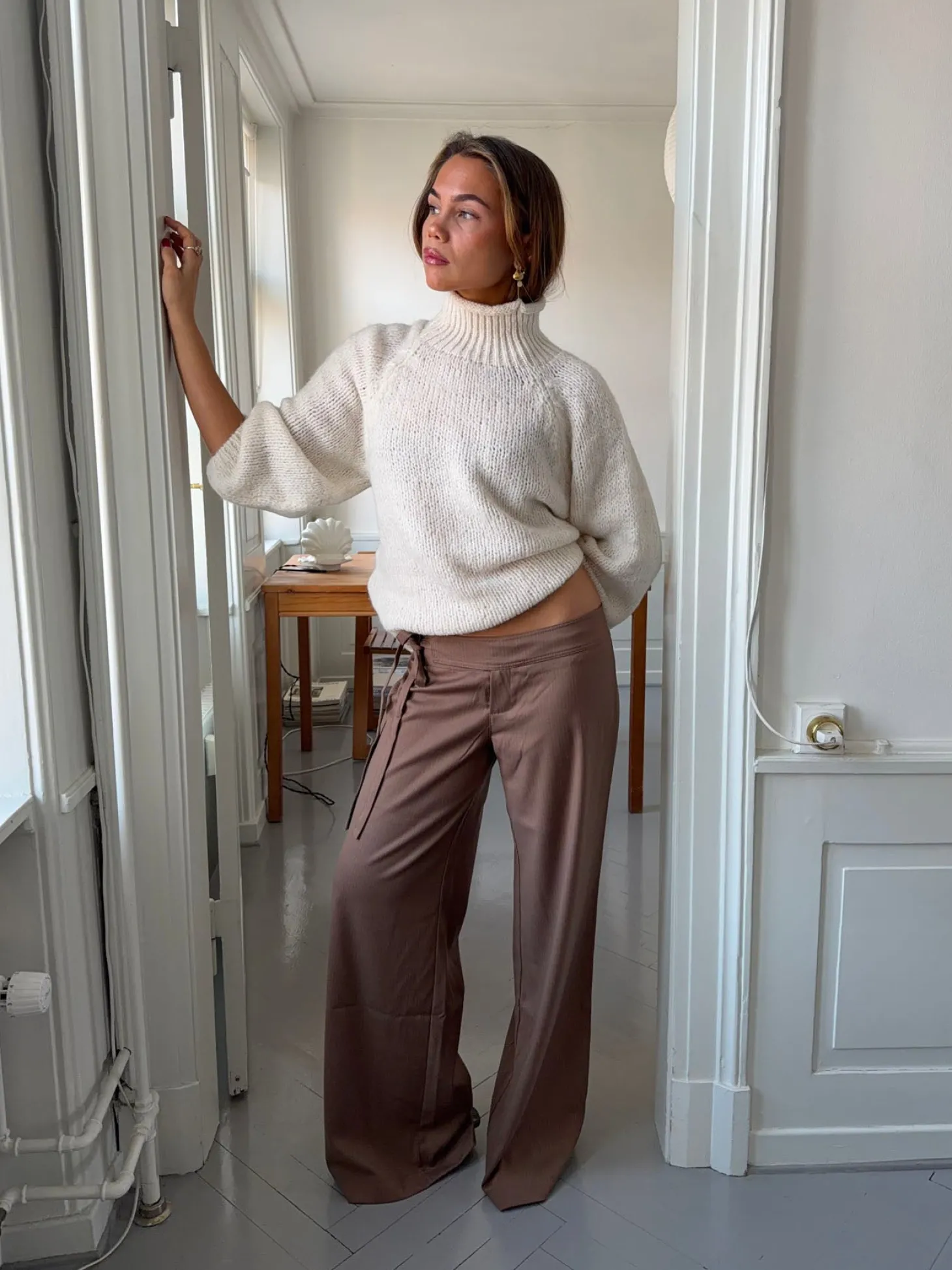 Buka bukser med bindebånd og striber - Brun