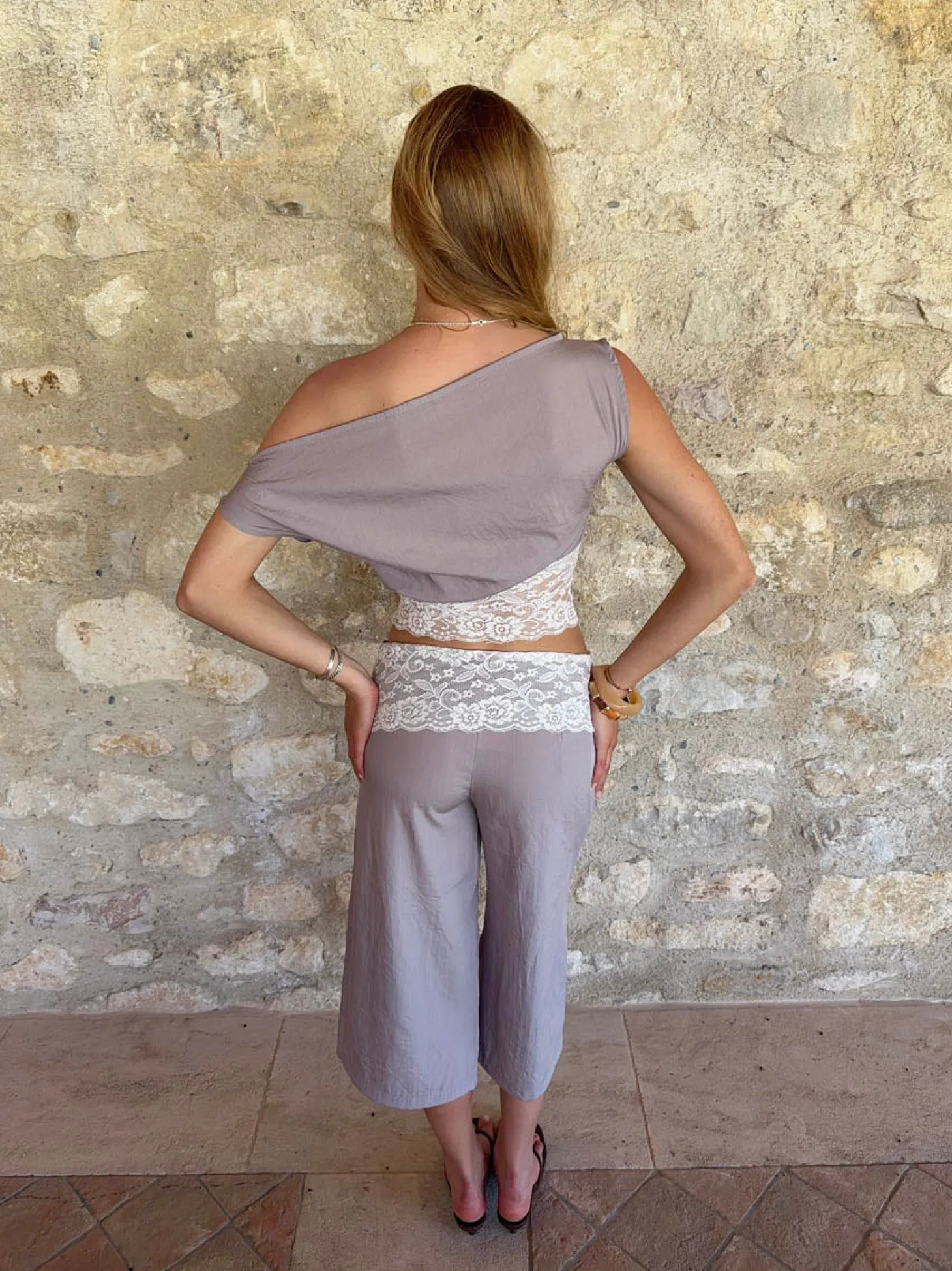 Cameline top med blonder - Beige