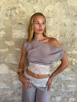 Cameline top med blonder - Beige