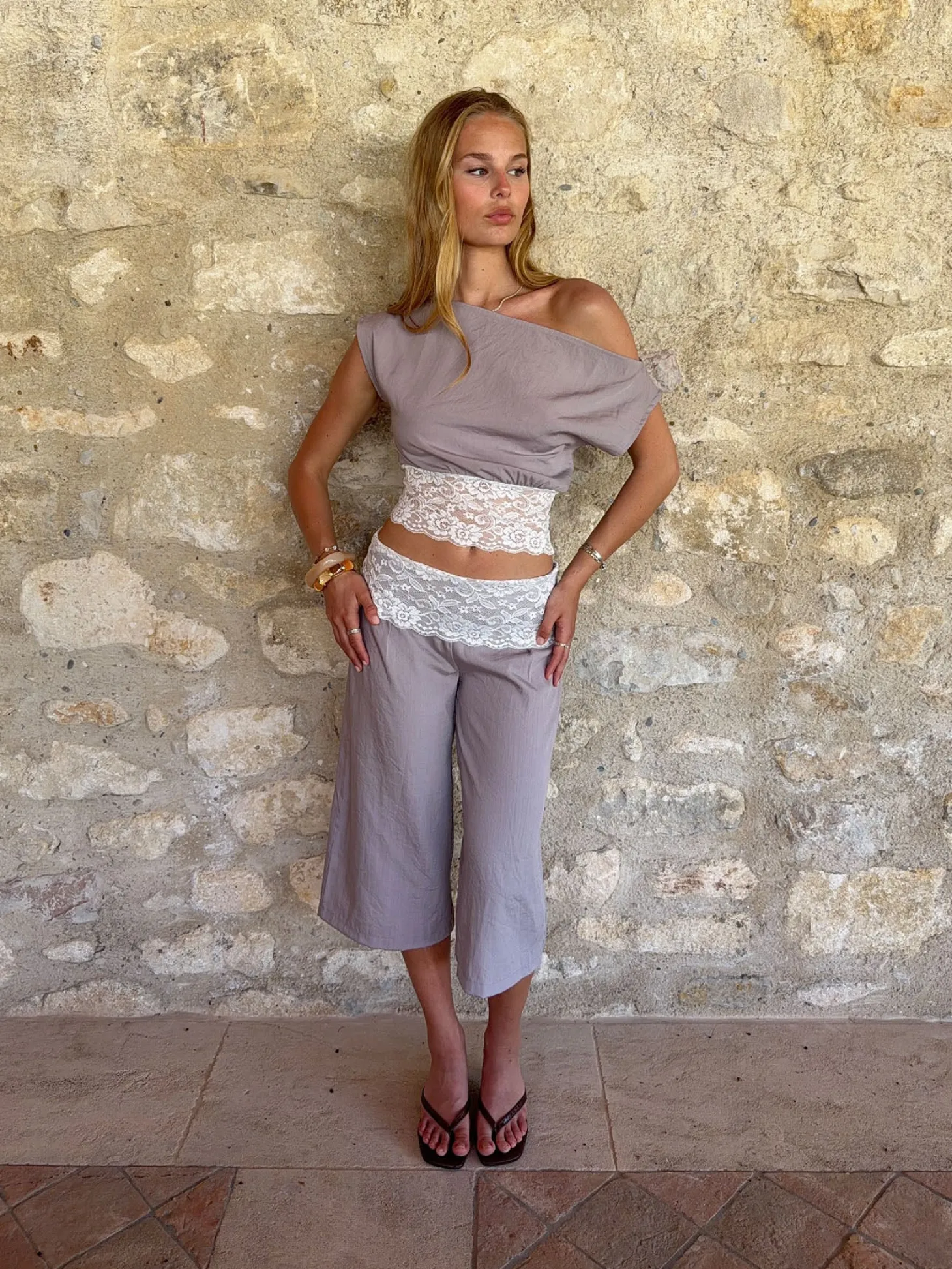 Camina caprishorts med blonder - Beige