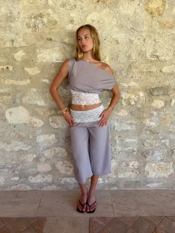 Camina caprishorts med blonder - Beige