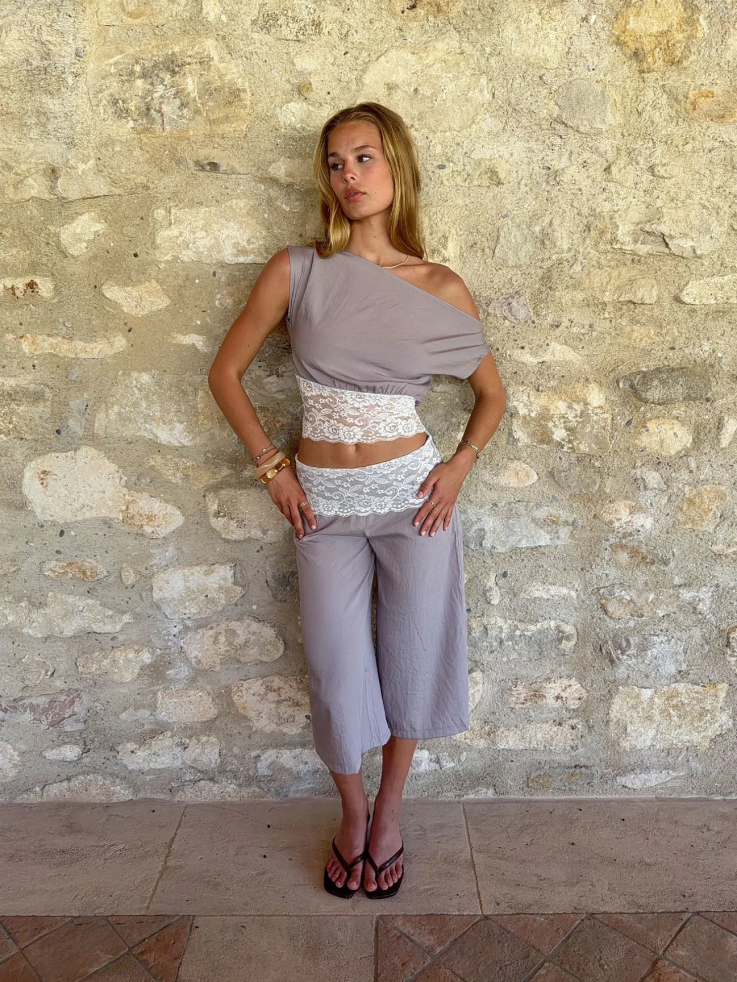 Camina caprishorts med blonder - Beige