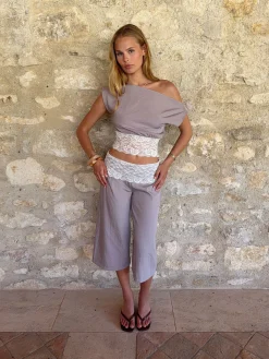 Camina caprishorts med blonder - Beige