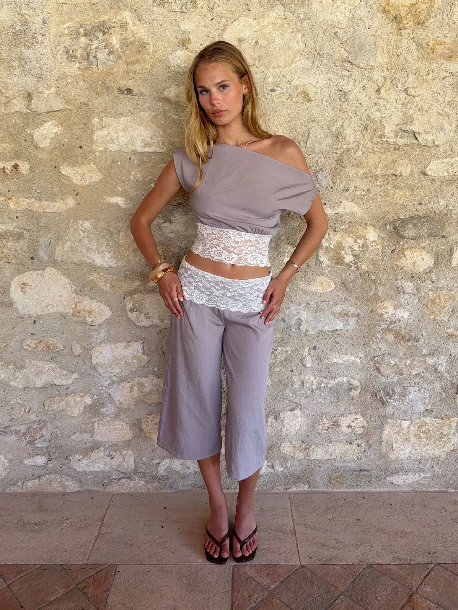 Camina caprishorts med blonder - Beige