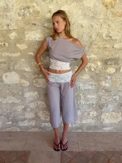 Camina caprishorts med blonder - Beige