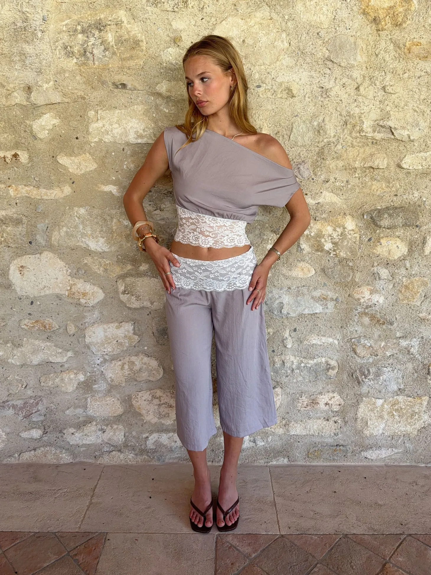 Camina caprishorts med blonder - Beige
