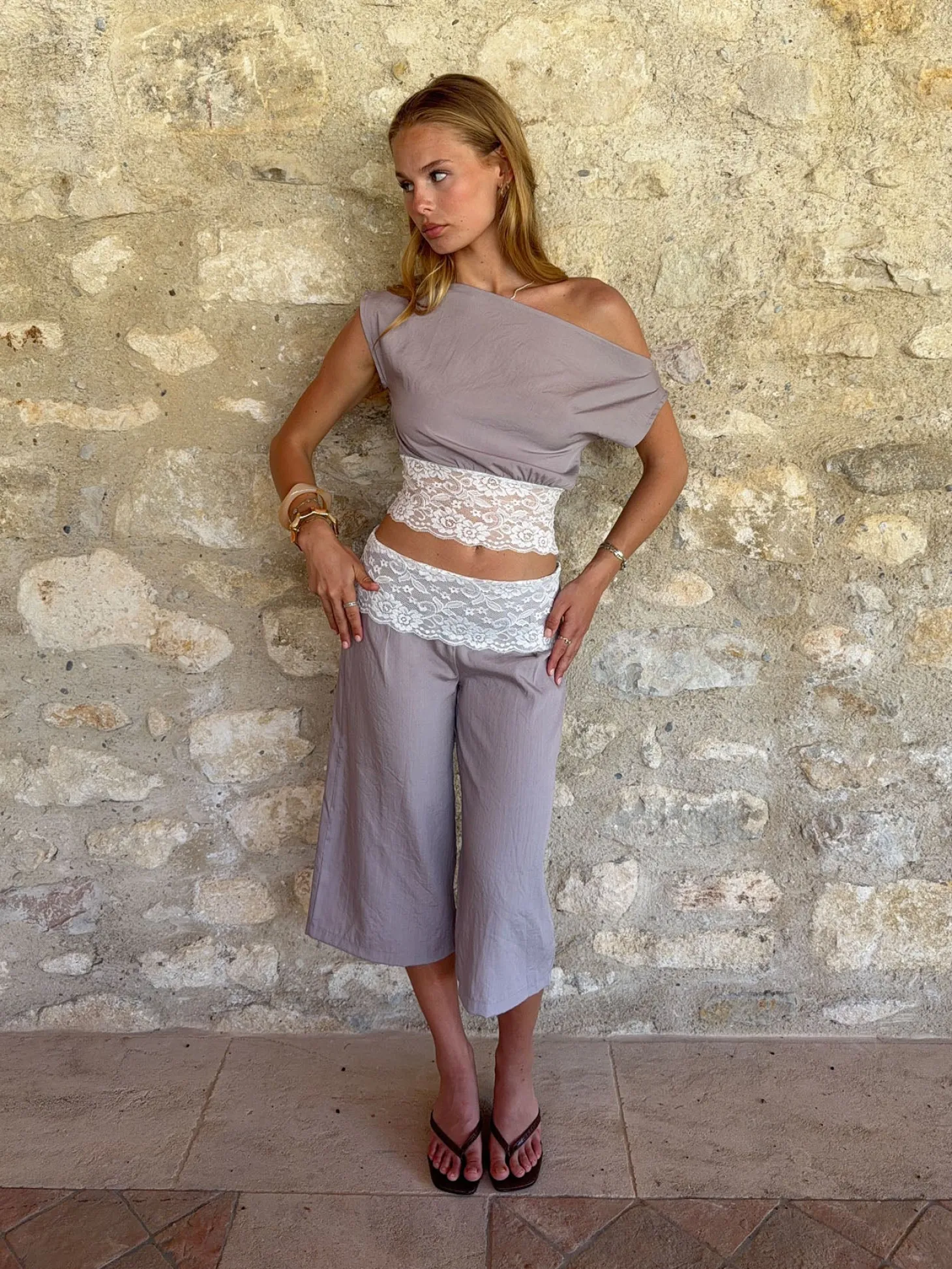 Camina caprishorts med blonder - Beige
