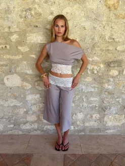 Camina caprishorts med blonder - Beige