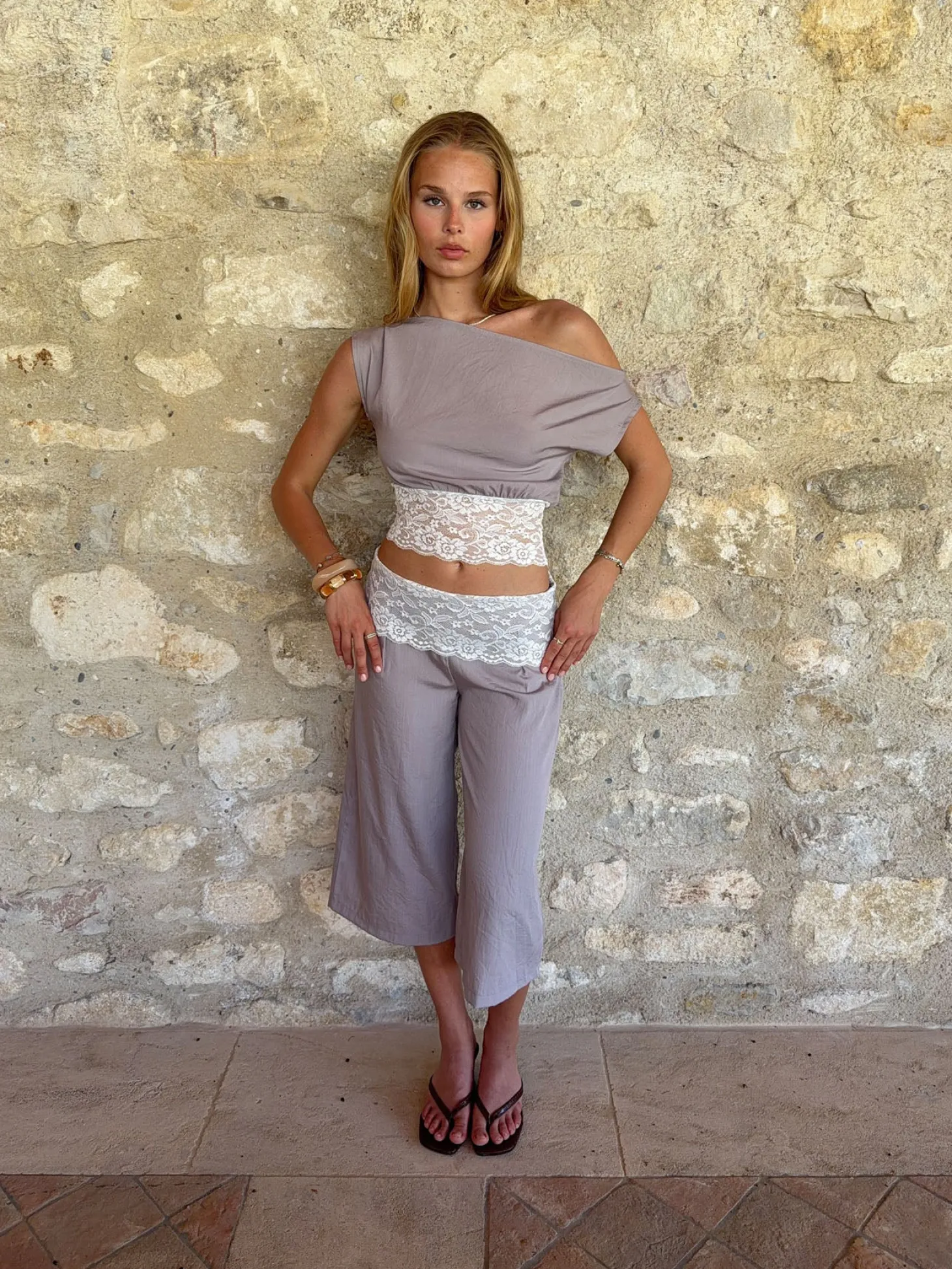 Camina caprishorts med blonder - Beige