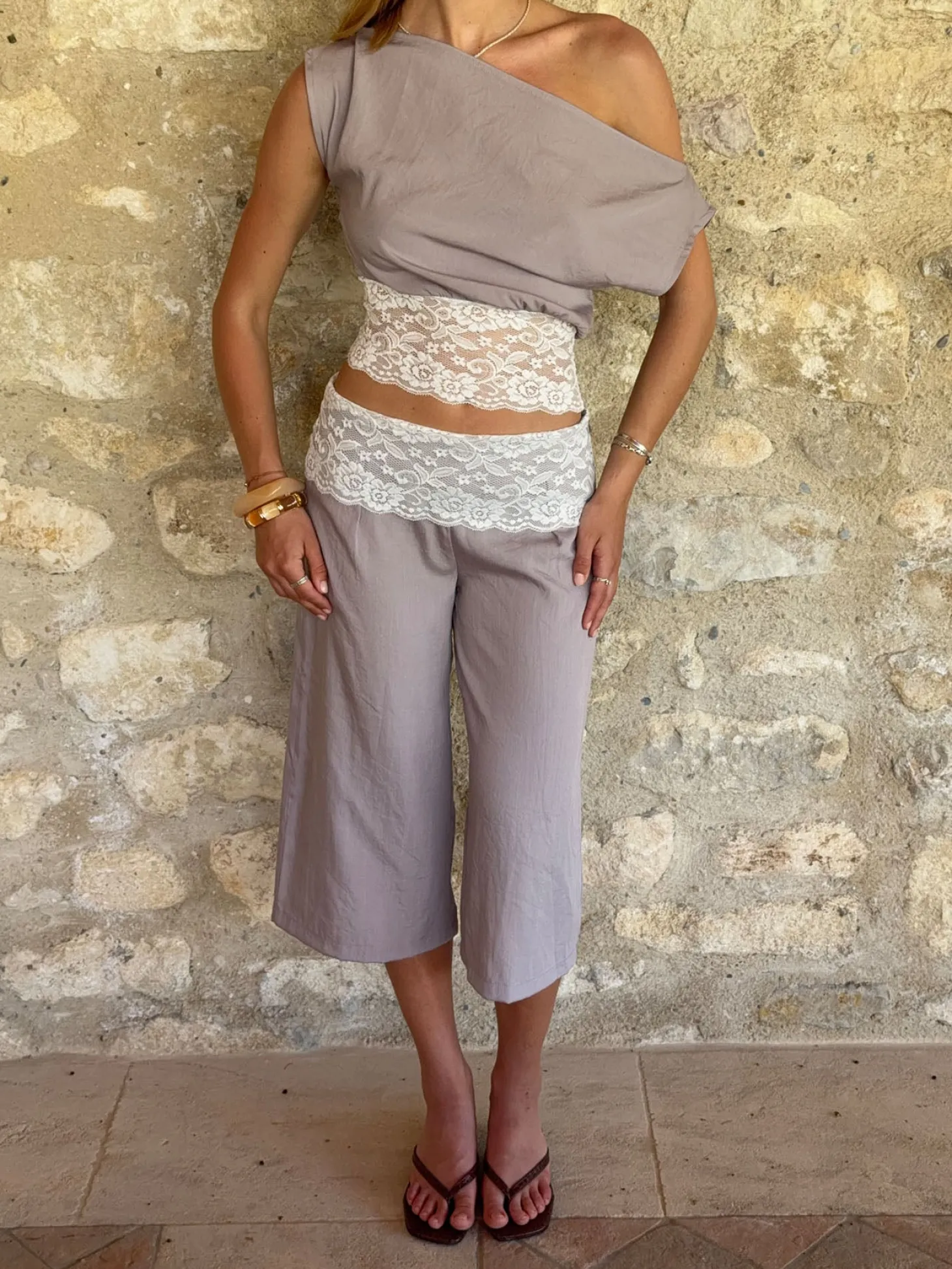 Camina caprishorts med blonder - Beige
