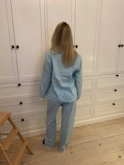 Carol pyjamassæt med blonder - Lyseblå