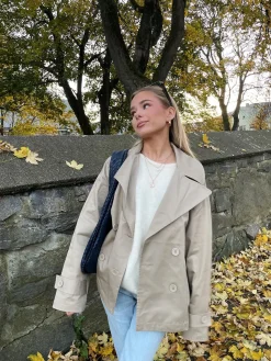 Catinka kort trenchcoat - Sand