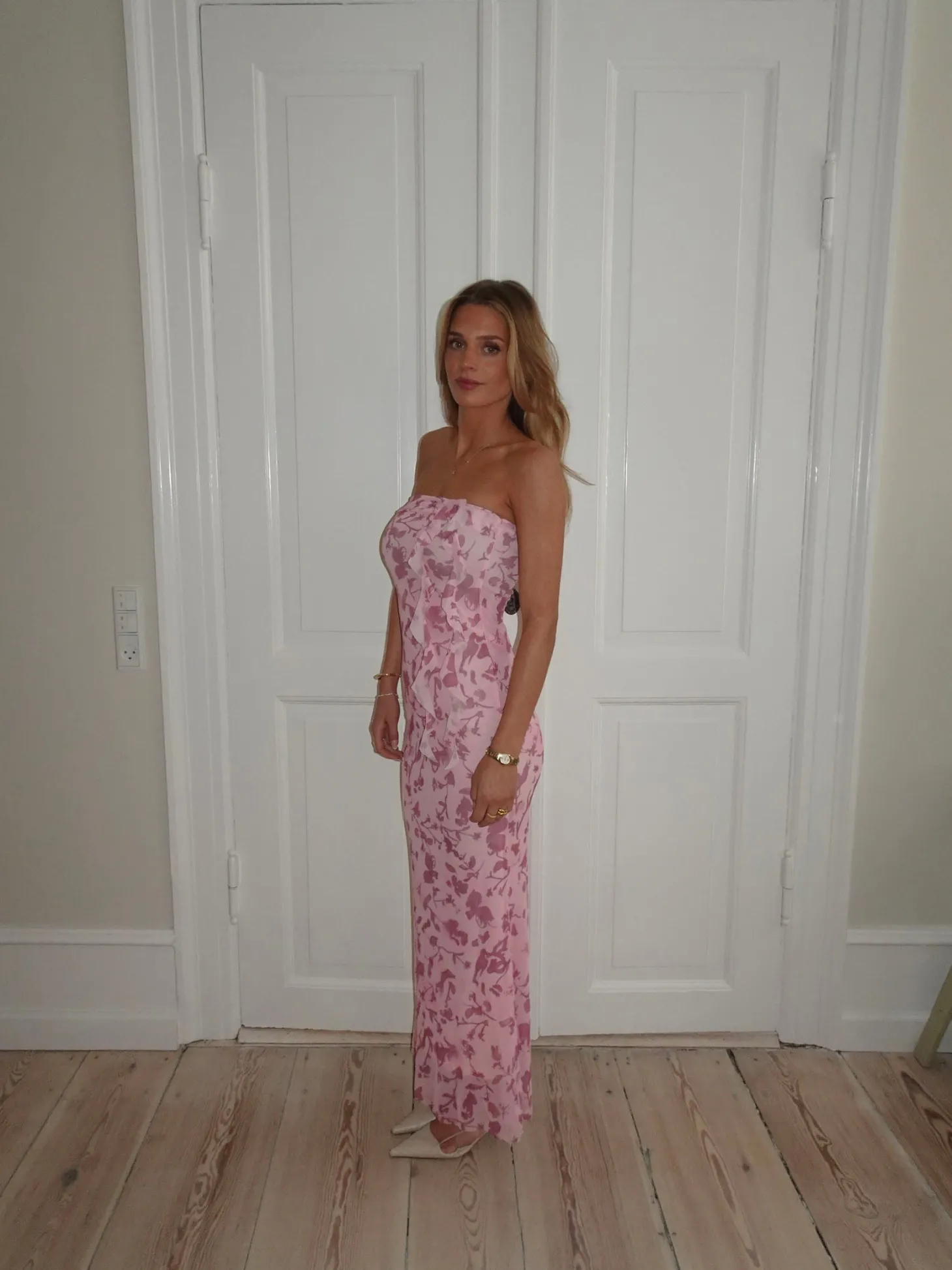 Charlot maxikjole med blomster - Lyserød