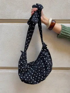 Cia skuldertaske med polka prikker - Sort