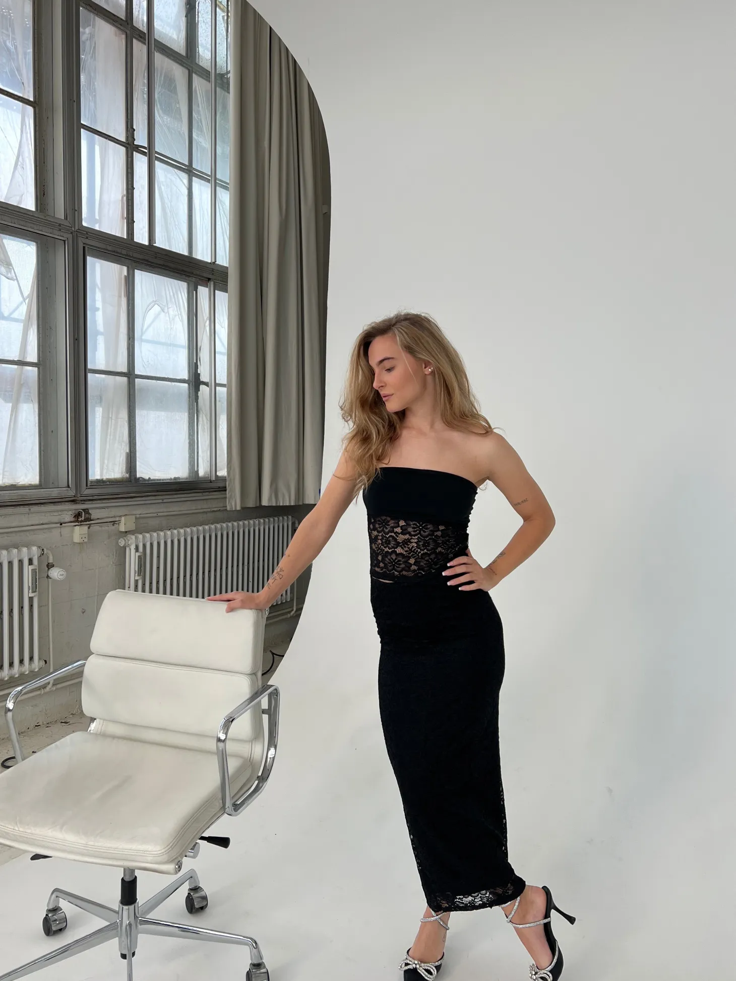 Claudie nederdel i blonde - Sort
