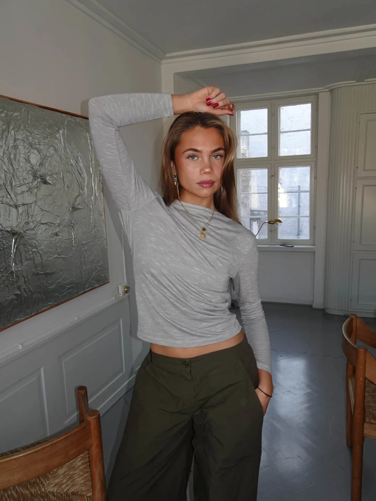 Cornelia bluse med åben ryg - Lysegrå