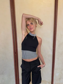 Debby halterneck top med striber - Sort/hvid