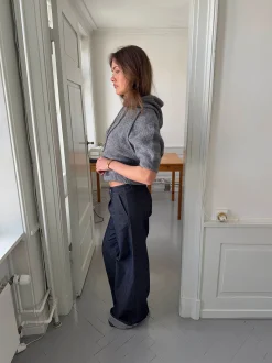 Demi jeans med opsmøg - Mørk denim