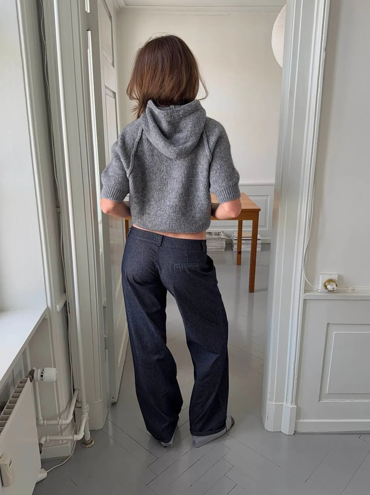 Demi jeans med opsmøg - Mørk denim