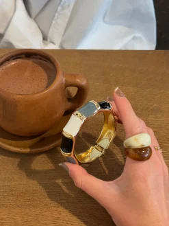 Ebony armbånd med striber - Sort/blågrå/hvid/guld