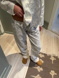 Esme pyjamassæt - Off white/blå
