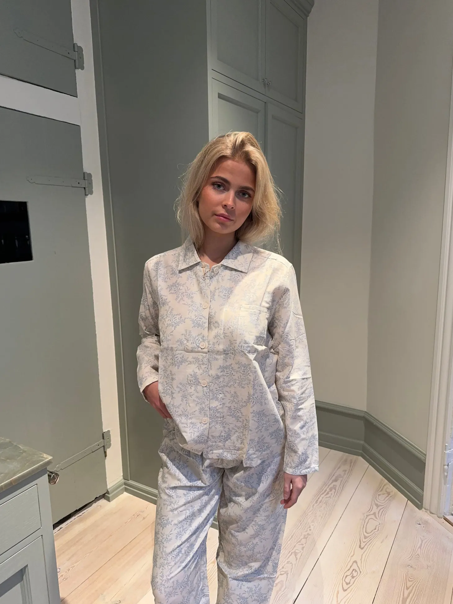 Esme pyjamassæt - Off white/blå