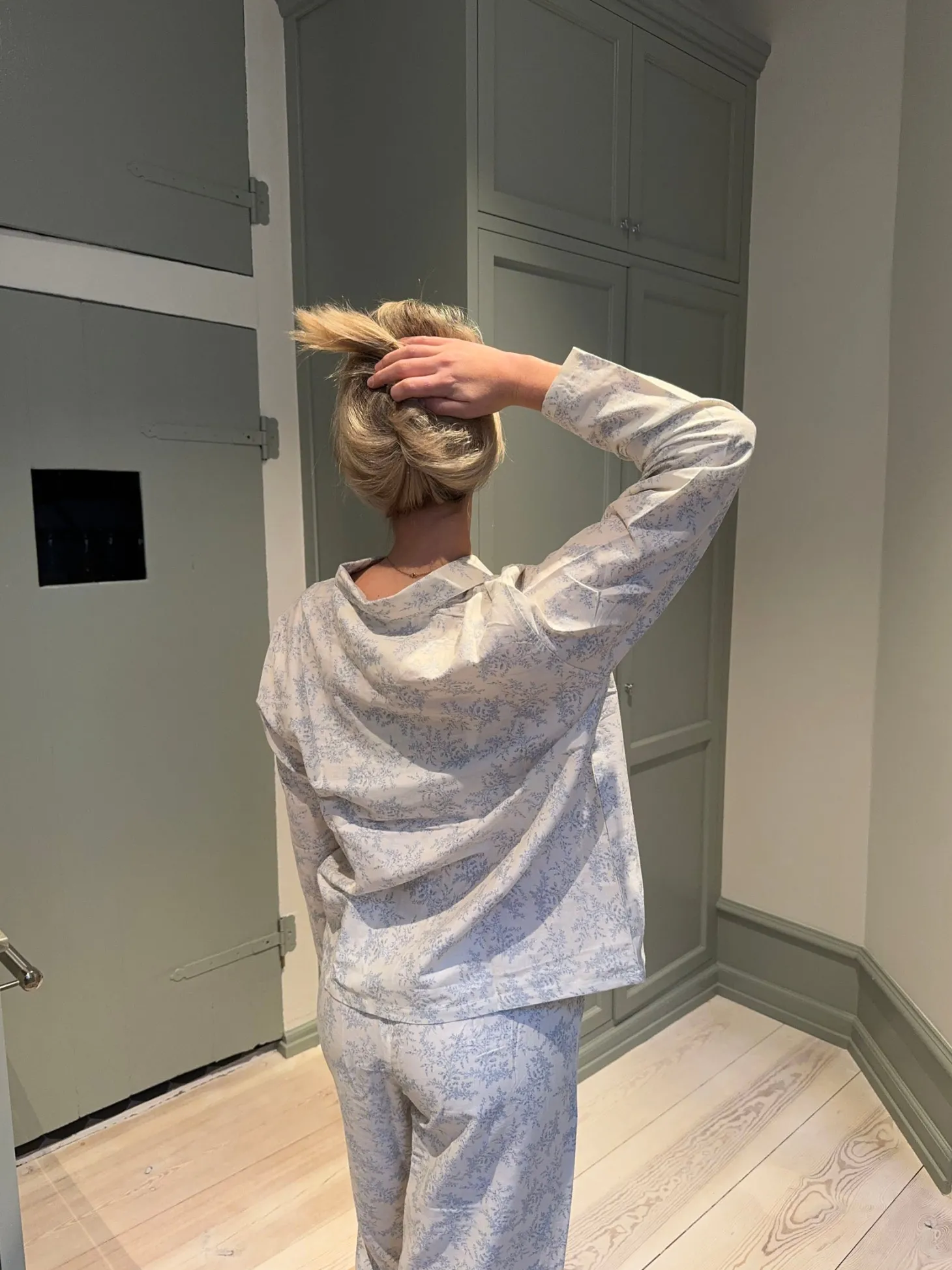 Esme pyjamassæt - Off white/blå