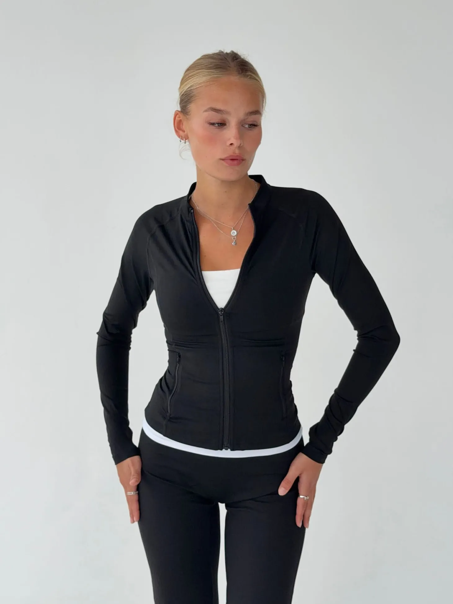 Essential zip up jakke - Jet black