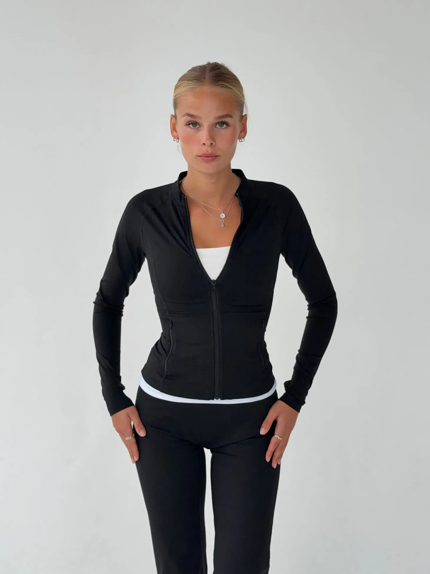 Essential zip up jakke - Jet black