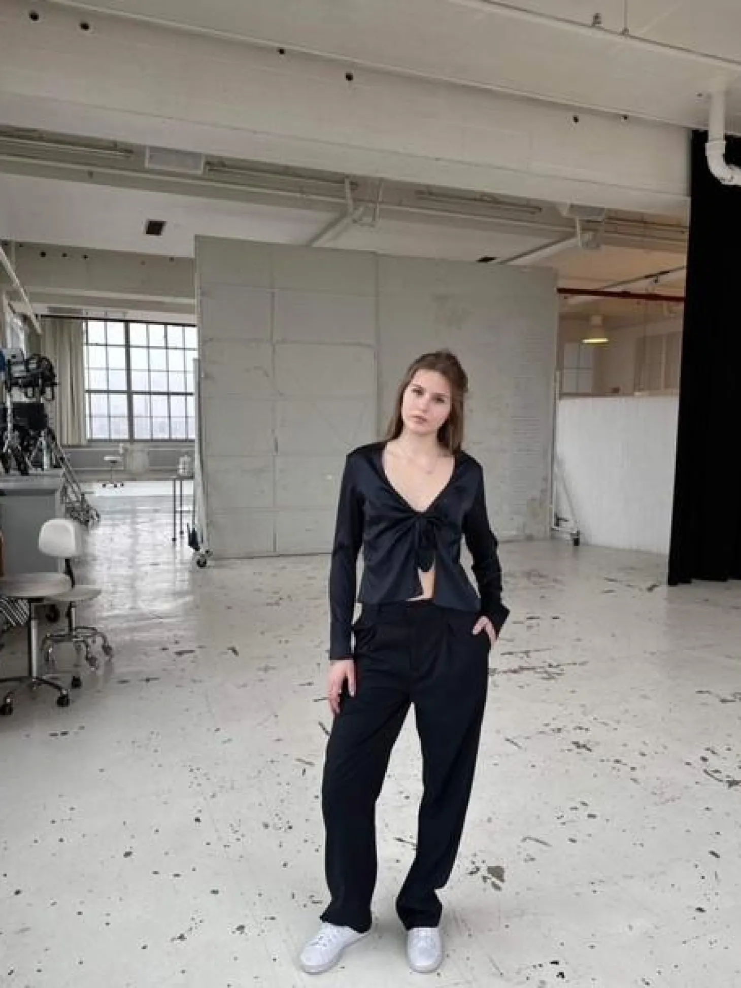 Freja satinbluse - Mørk navy