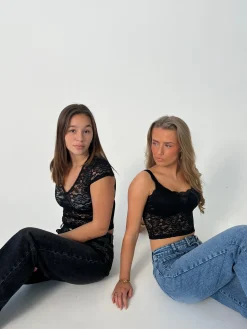 Hemilly bluse med bolder - Sort