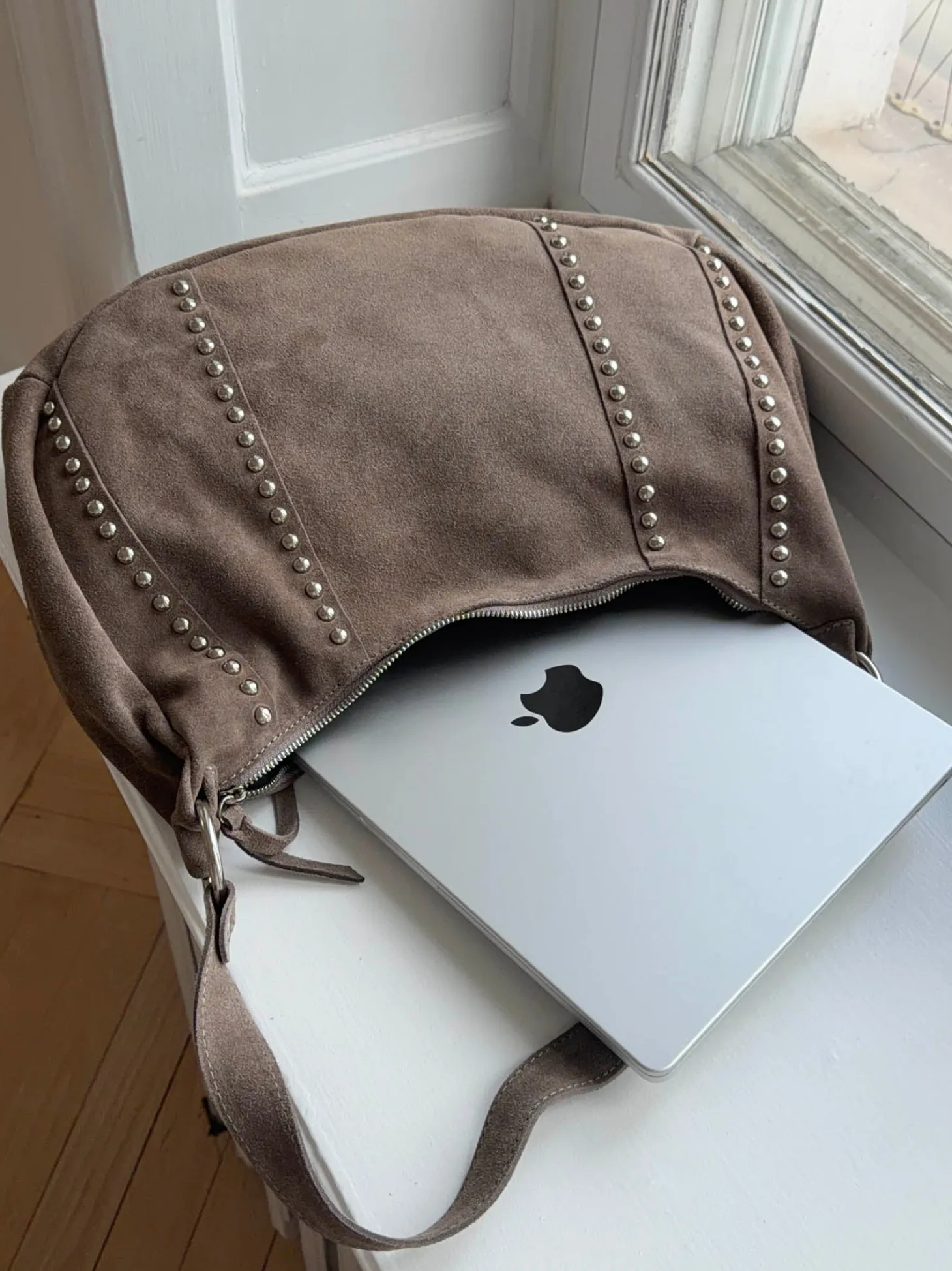 Henry taske med nitter - Taupe