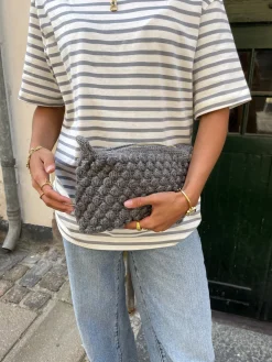 Hæklet clutch - Mørk grå