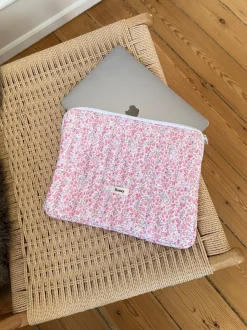Honey computersleeve - Hvid med lyserøde/blå blomster
